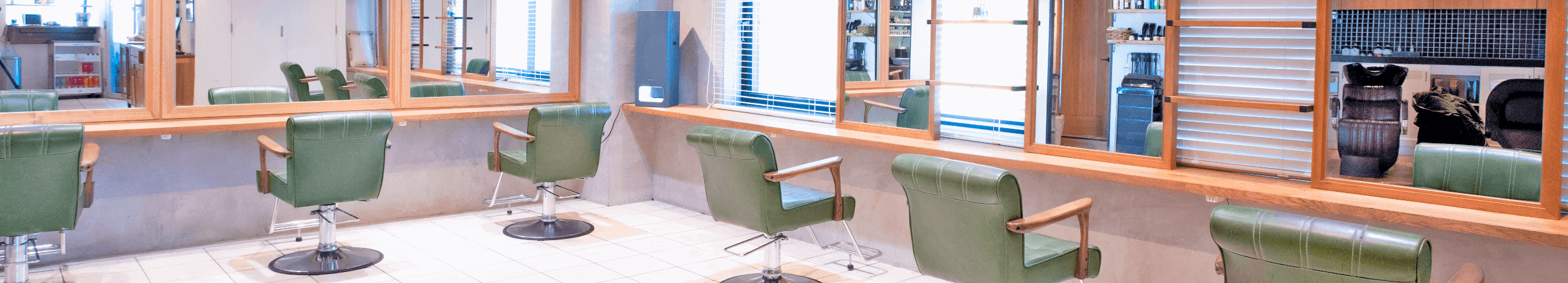 都心からのアクセスも良い、人気の高幡不動エリアの美容室 BALANCE hair design（バランス ヘアー デザイン）の内観